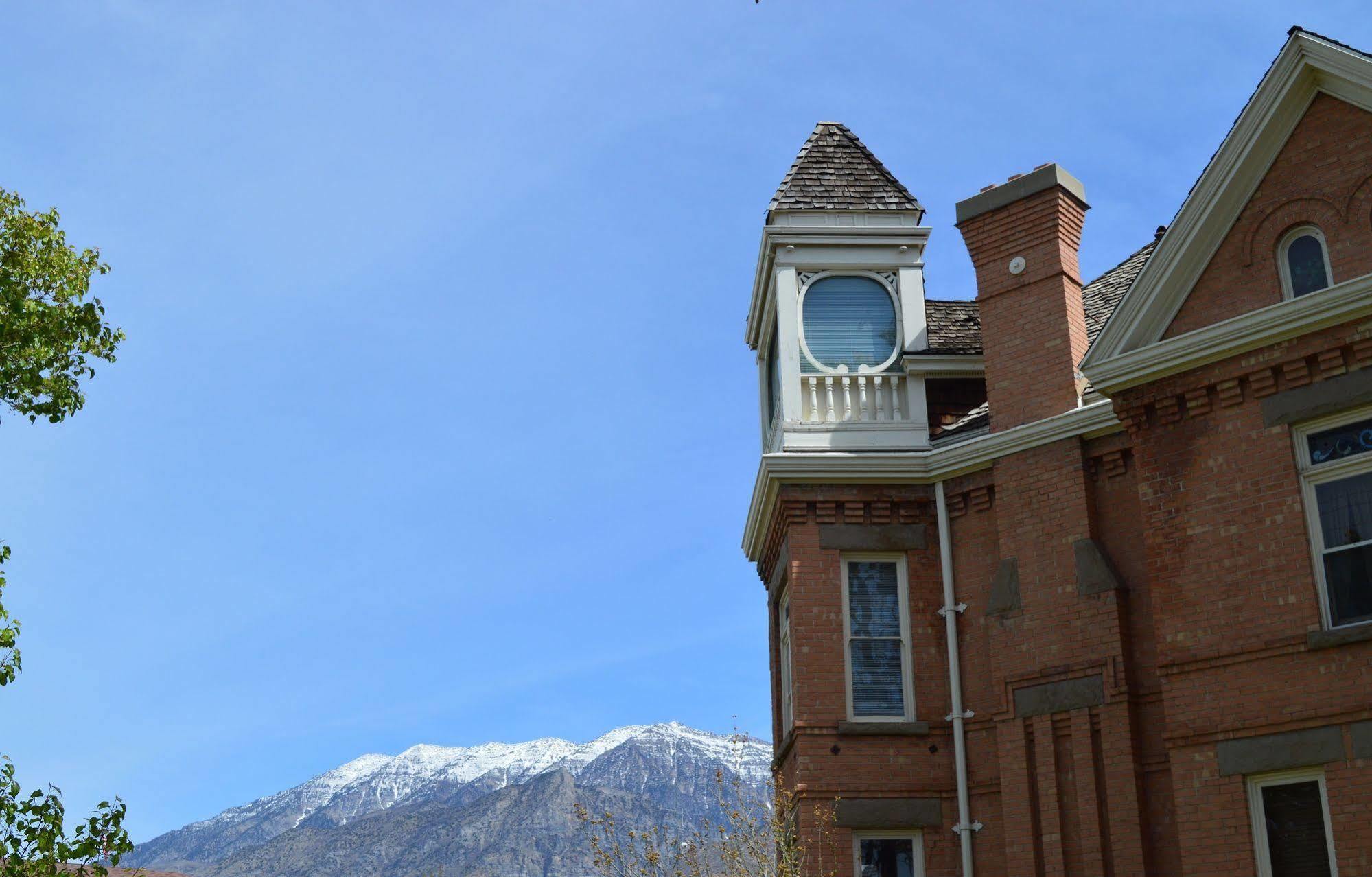 Hines Mansion Panzió Provo Kültér fotó